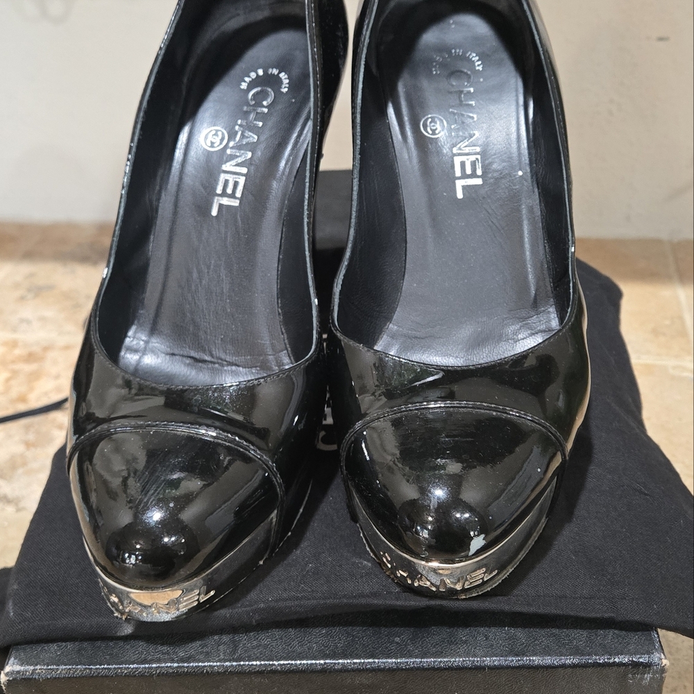 Chanel pumps. - Picture 3 of 6